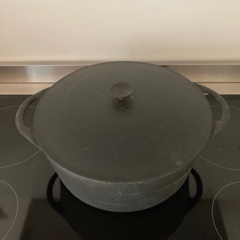 Grote gietijzeren Creuset braadpan